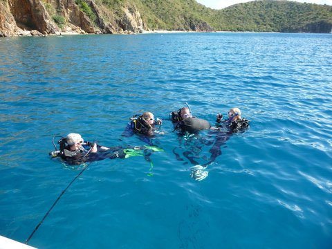 preparing-for-dive-at-norman-island-the-caves